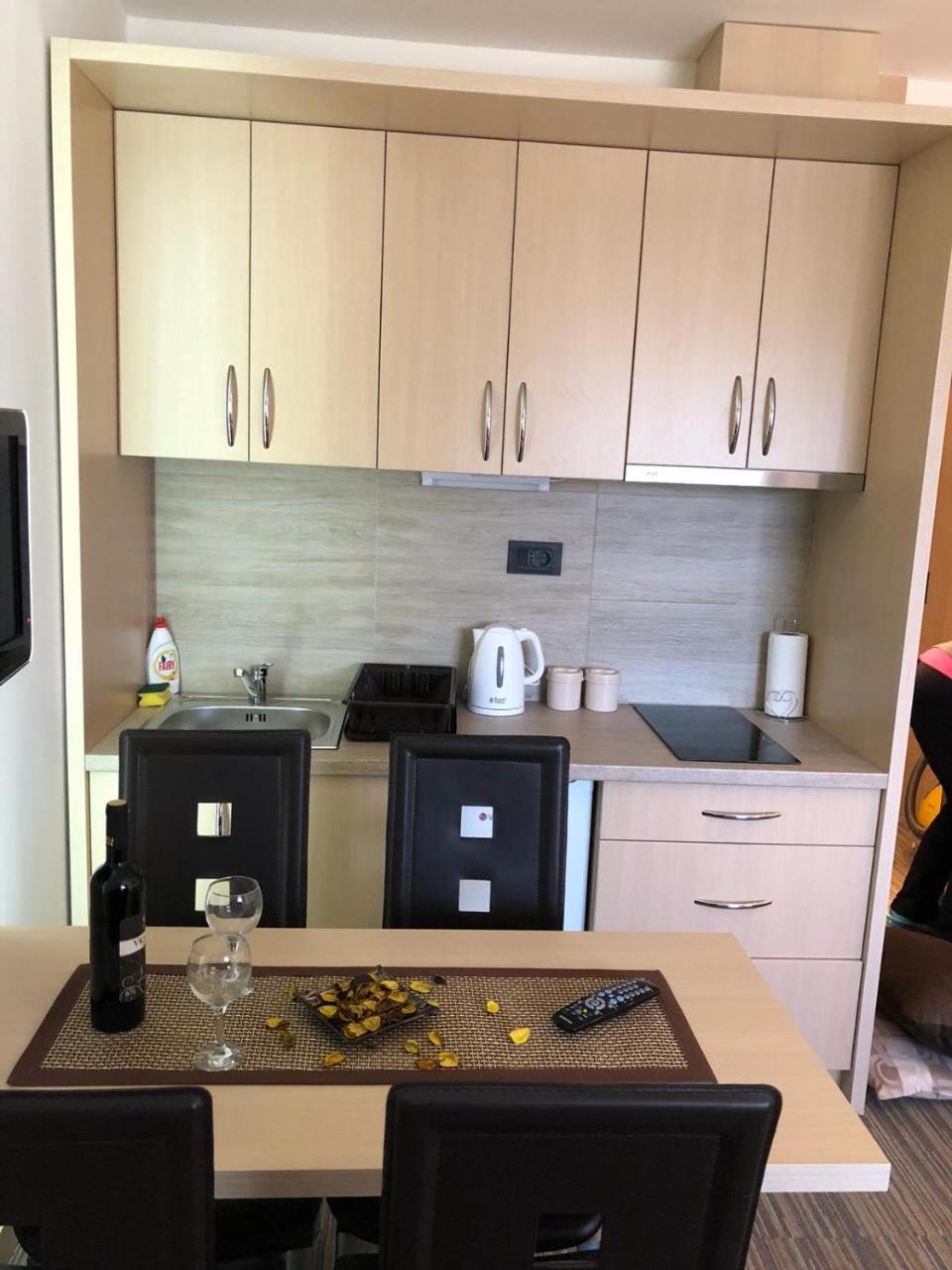 Viktor Apartment